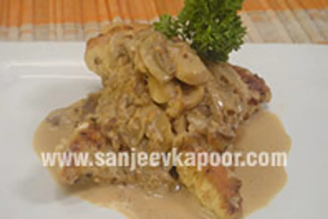 Chicken in Mushroom and Lemon Sauce