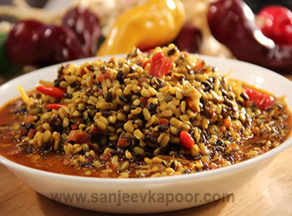 Achari Amritsari Urad Dal