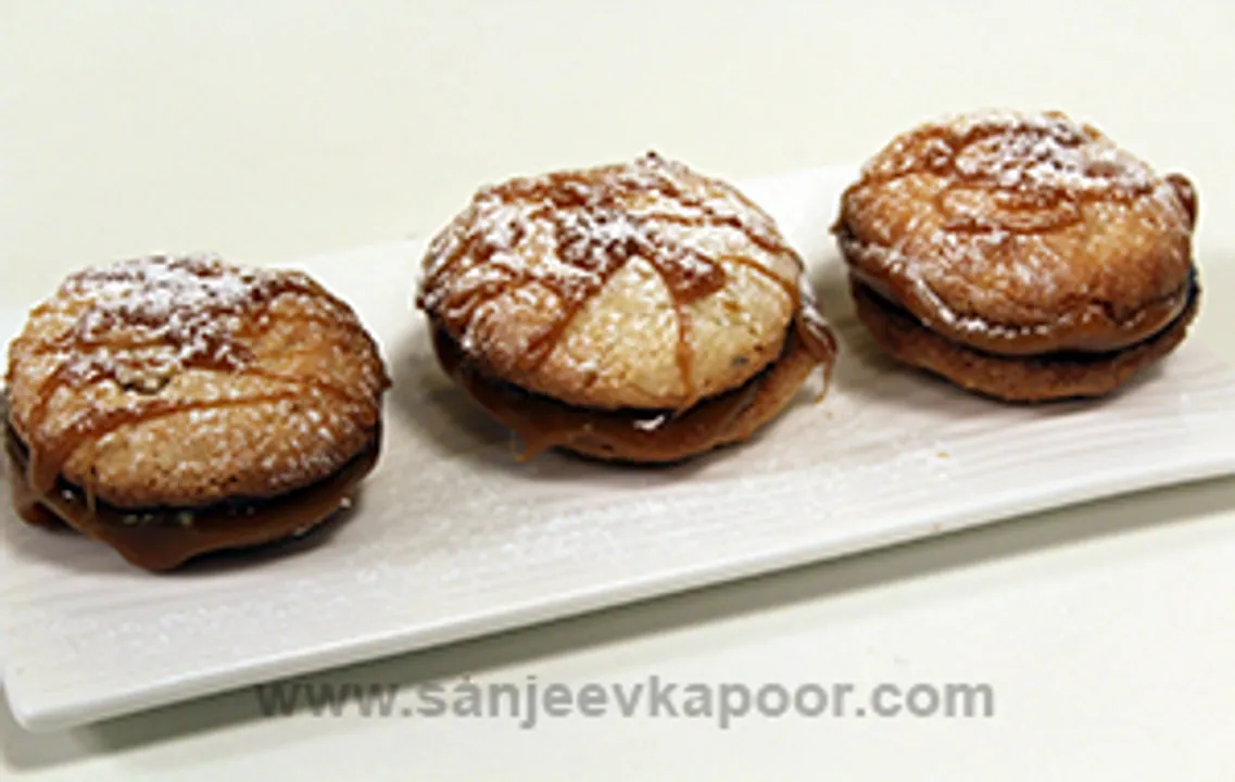 Almond Flour Biscuits with Caramel Centre