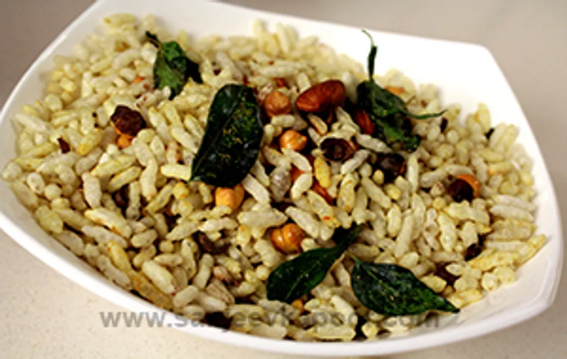 Kurmura Tadka with Almonds