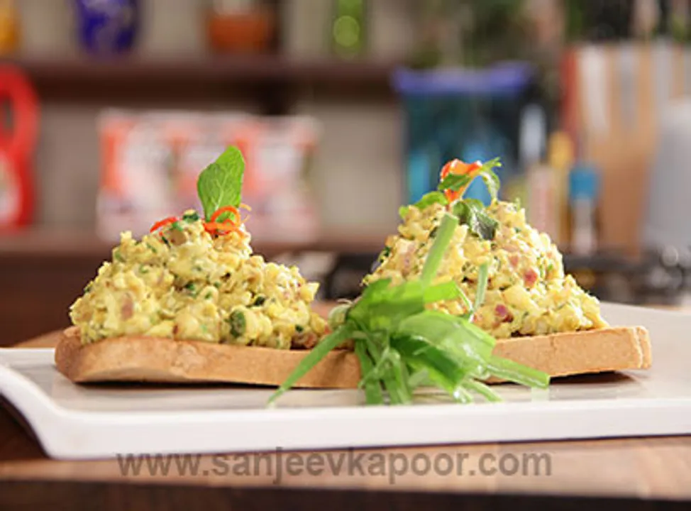 Cream Corn and Egg on Toast