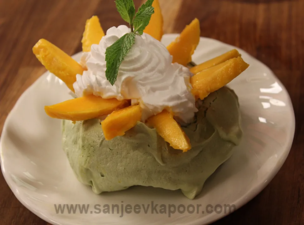 Mini Mint Pavlova with Mango