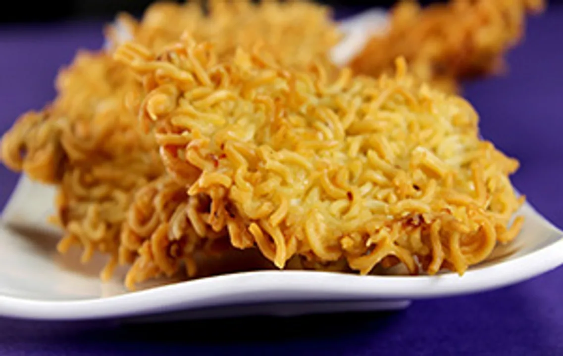 Noodle Crusted Chicken Bites