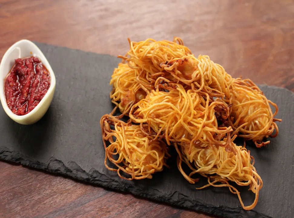 Noodle Wrapped Crispy Chicken 