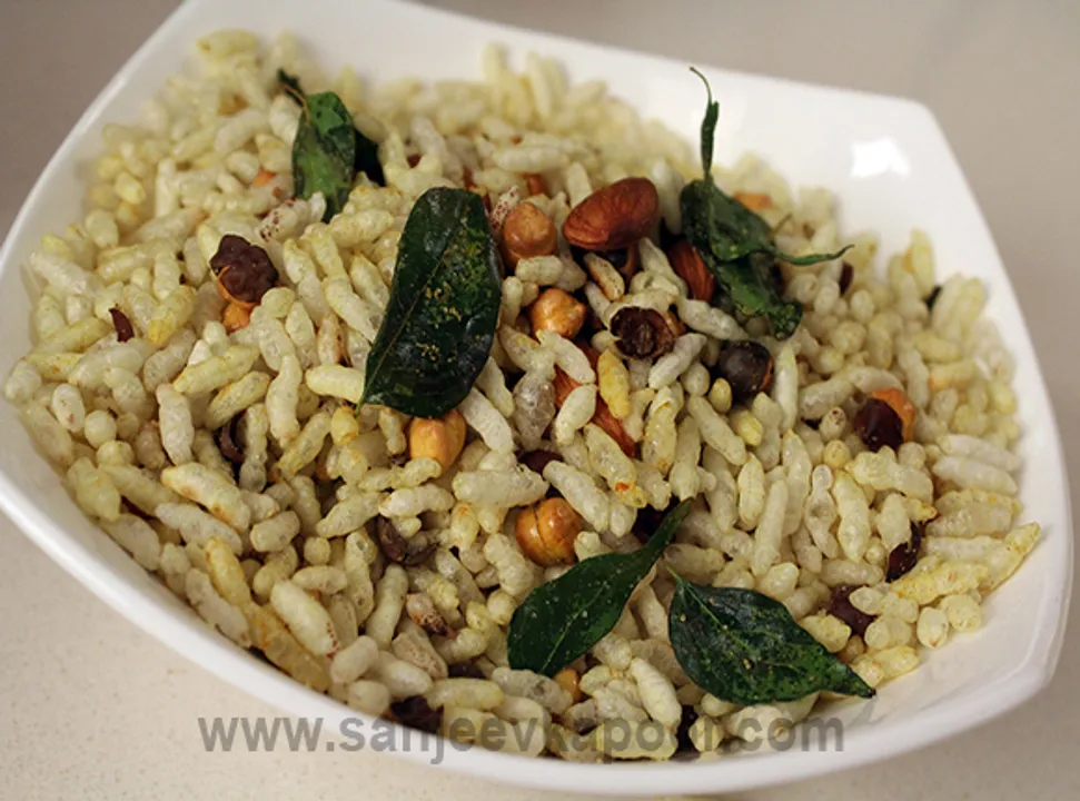 Kurmura Tadka with Almonds