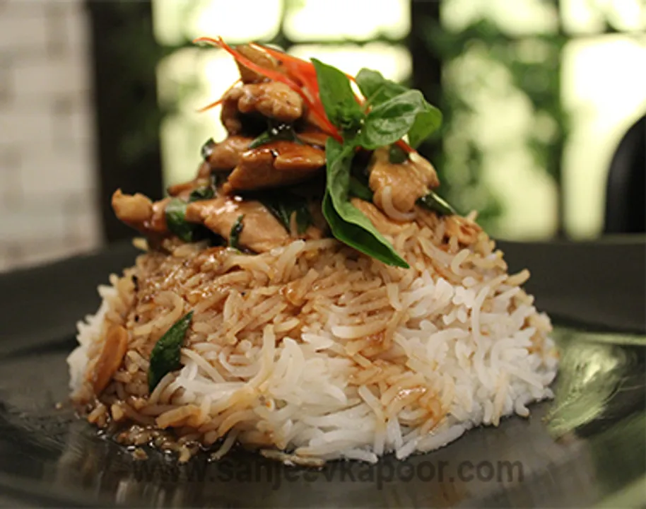Sliced Chicken With Baby Corn In Oyster Sauce