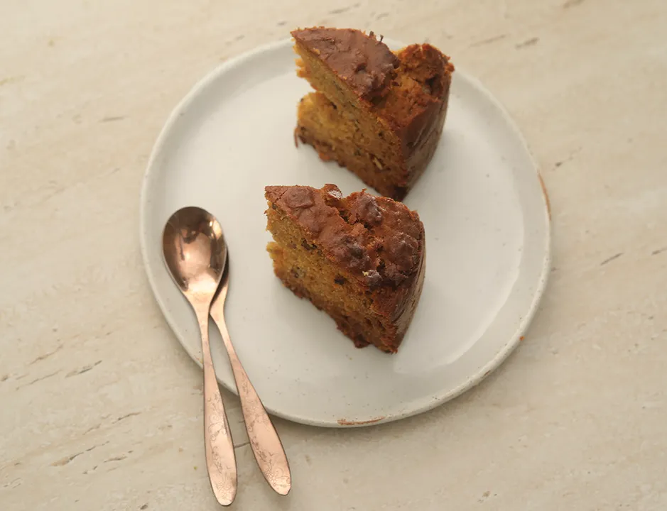 Sugarless Whole Wheat Carrot Honey Cake