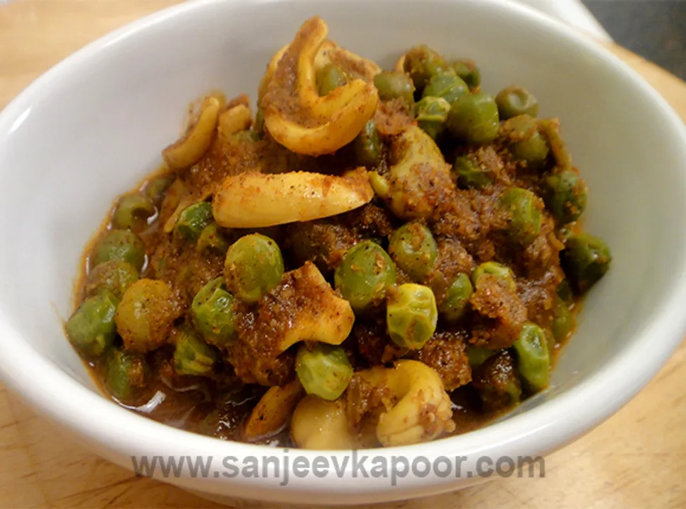 Kaju Matar Masala