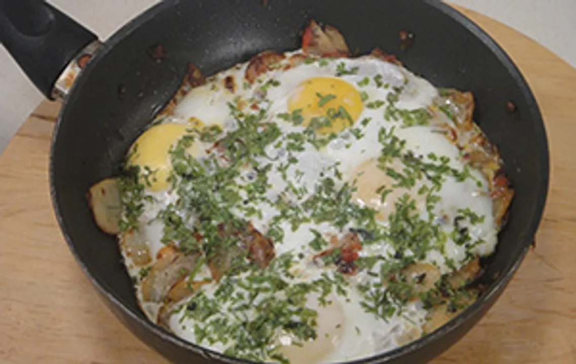 Papeta par Eeda (Parsi Style Potato and Eggs)