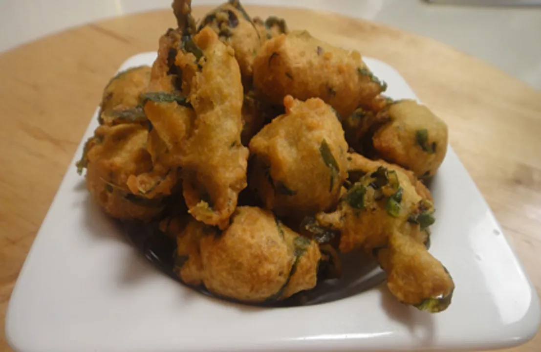 Palak aur Dal ke Pakode