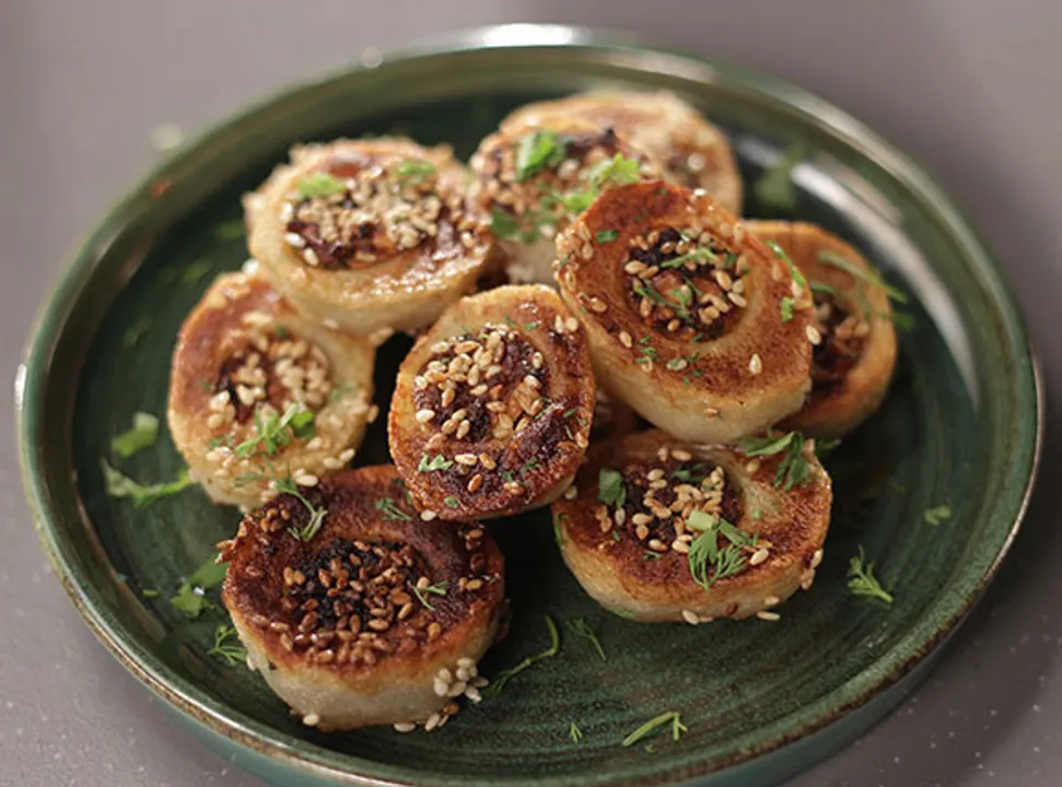 Bharwan Til Aloo - SK Khazana