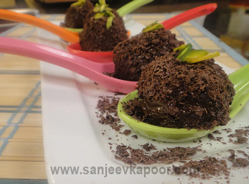 Chocolate and Cashew Laddoo