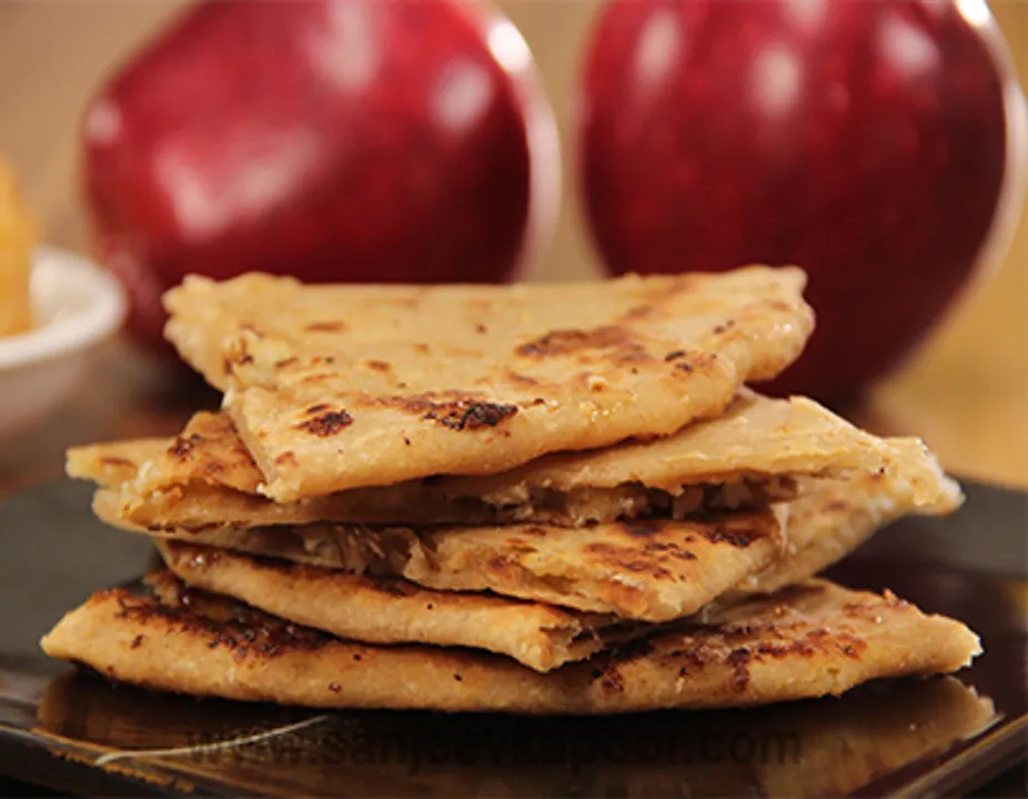 Apple Khoya ka Parantha