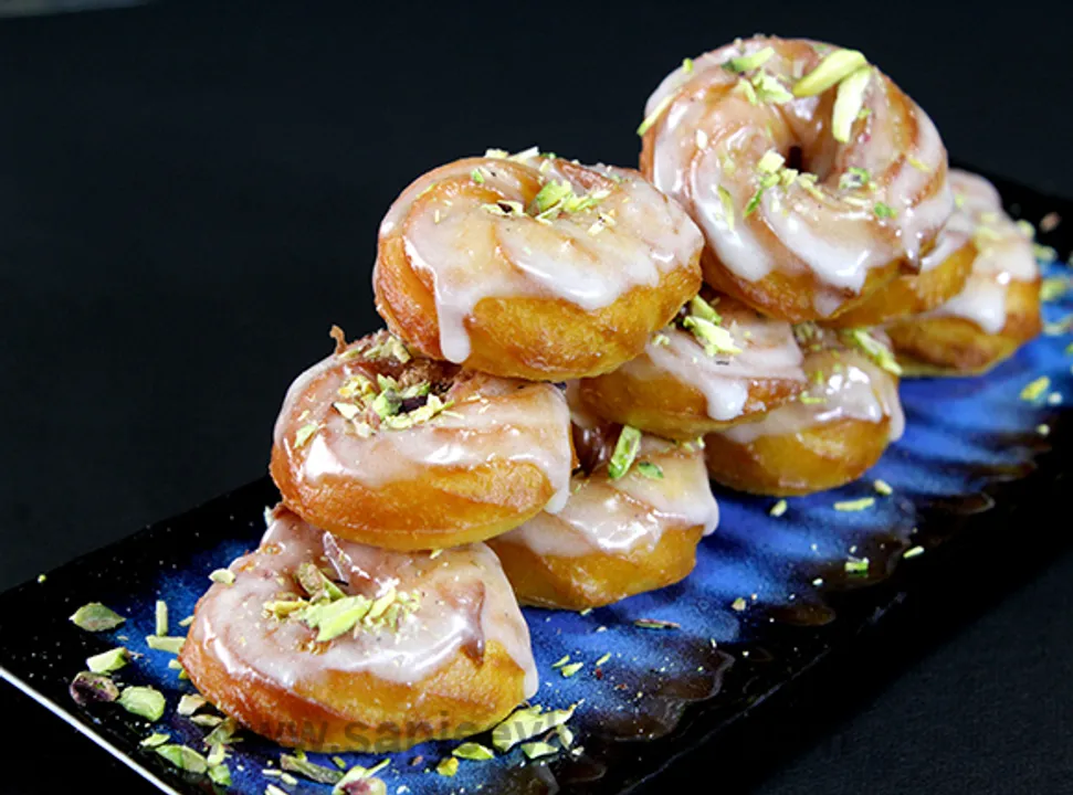 Elaichi Pista Crullers