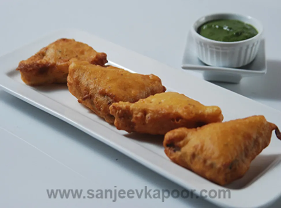 Bread And Cheese Pakoda