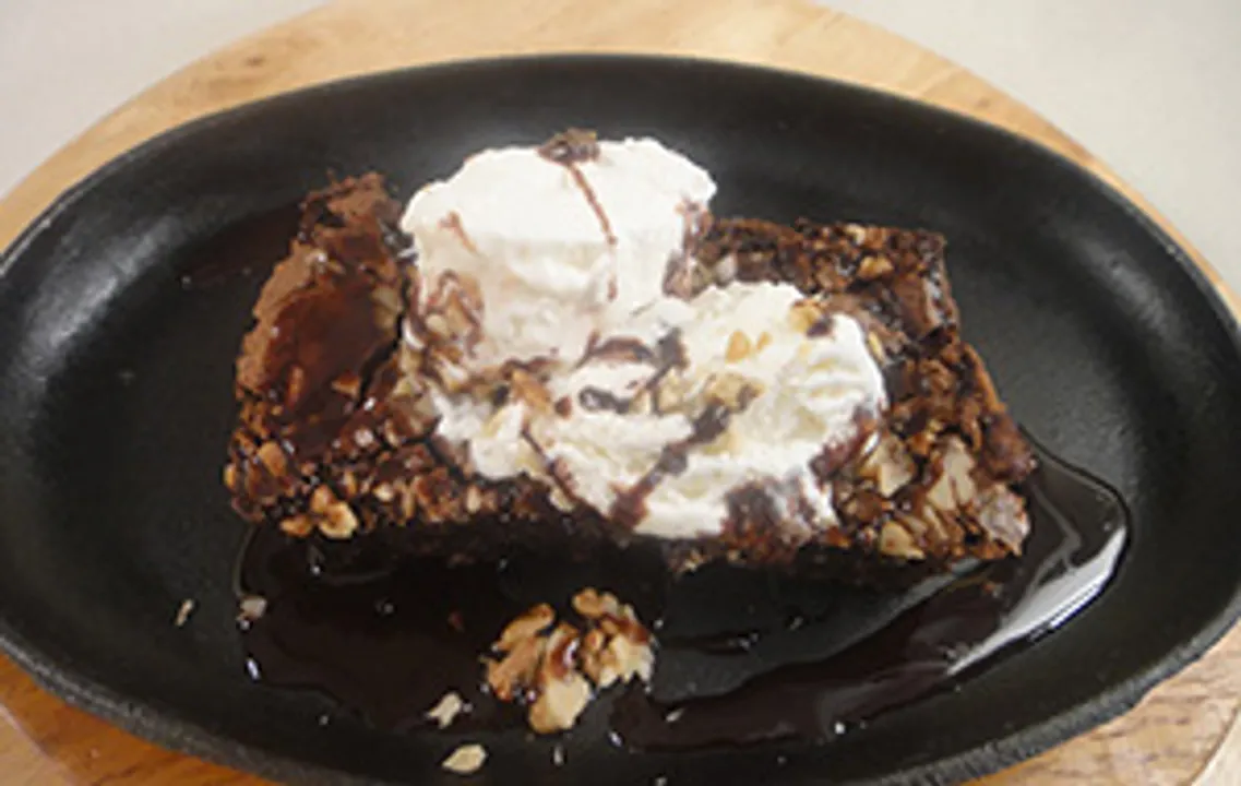 Sizzling Walnut Brownie