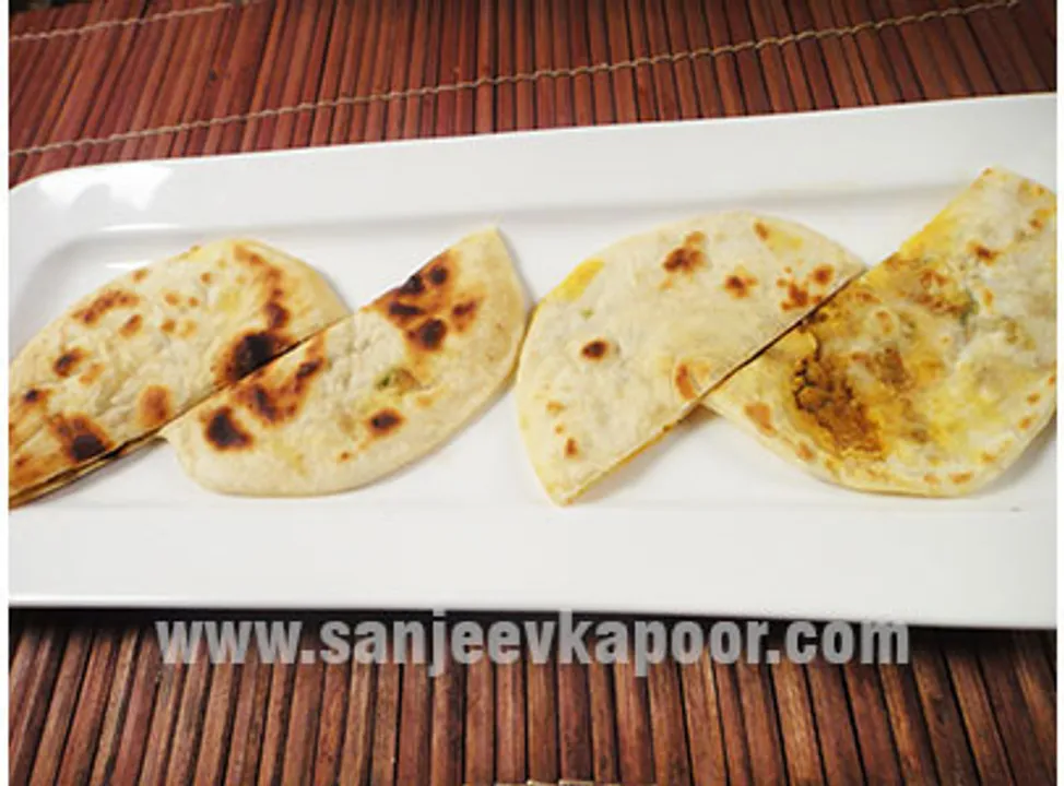 Chicken Keema Kulcha