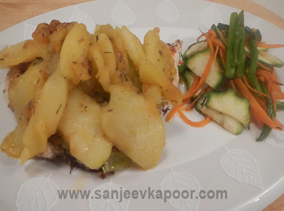 Chicken Grilled with Apple and Leek