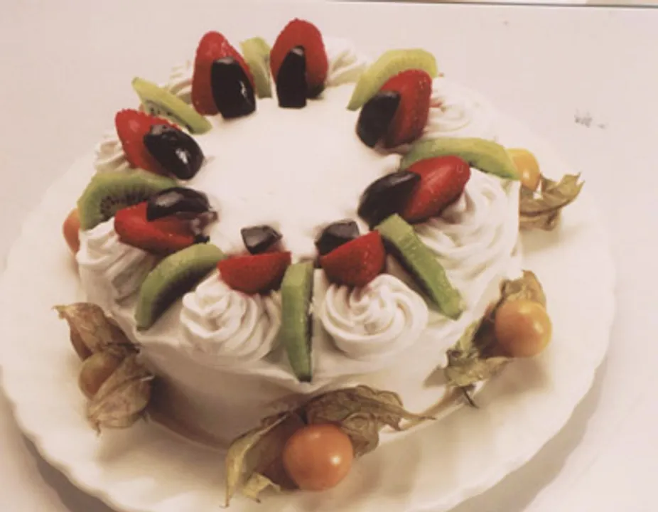 Mixed Fruit Gateaux