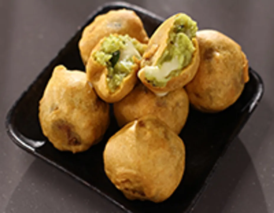 Cheesy Batata Wada-SK Khazana