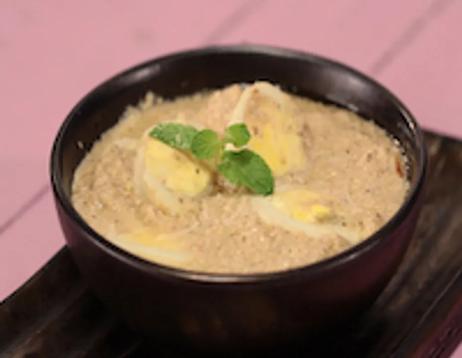 WHITE EGG CURRY - skk