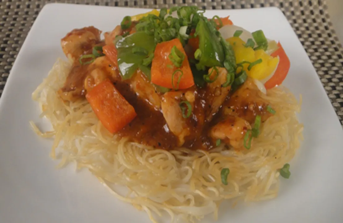 Pan Fried Noodles with Schezwan Chicken