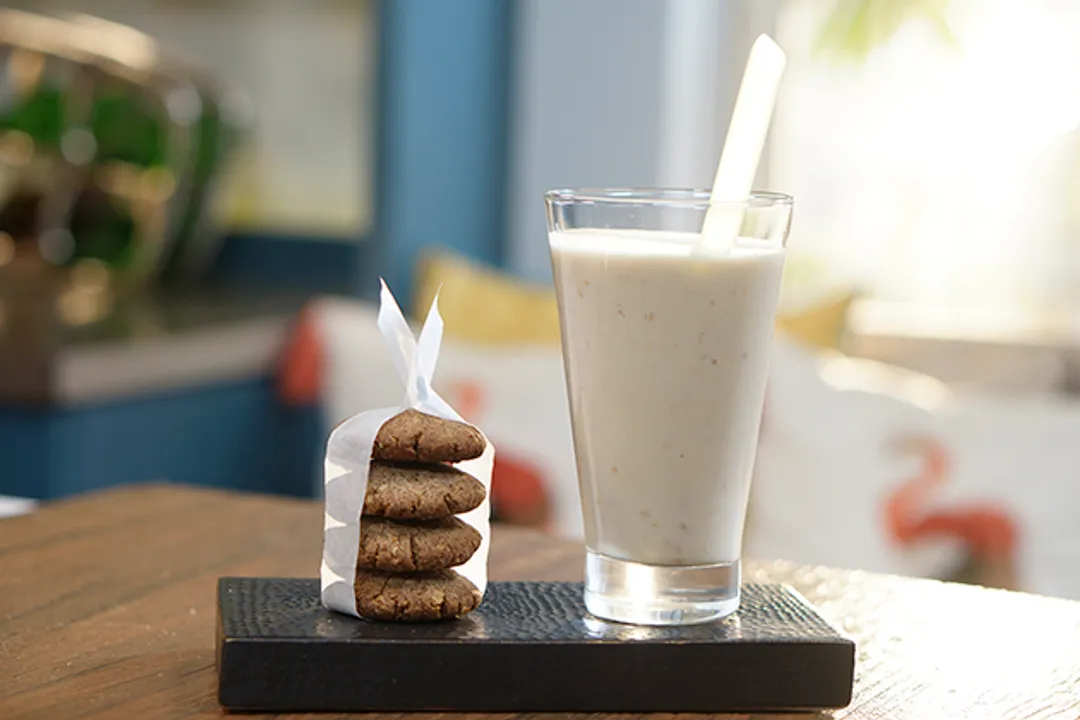 Ragi Oats Cookies With Banana Milkshake