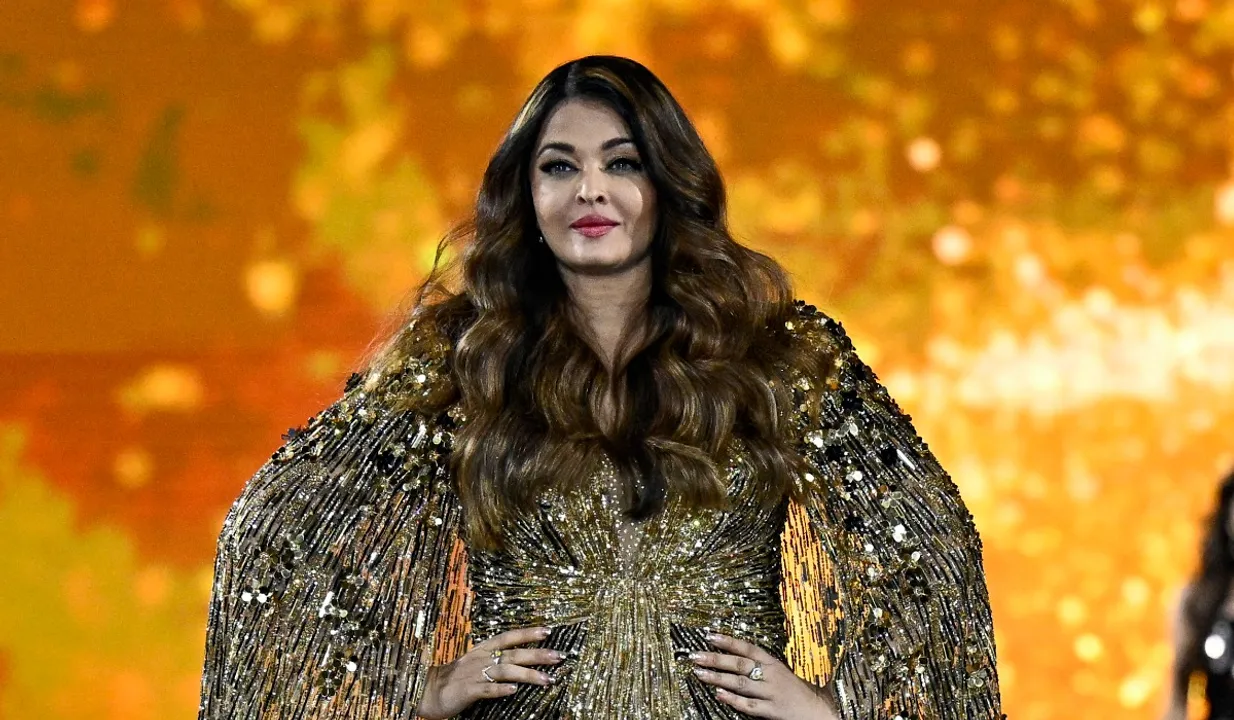 Aishwarya Rai Bachchan Trolled Paris Fashion Week