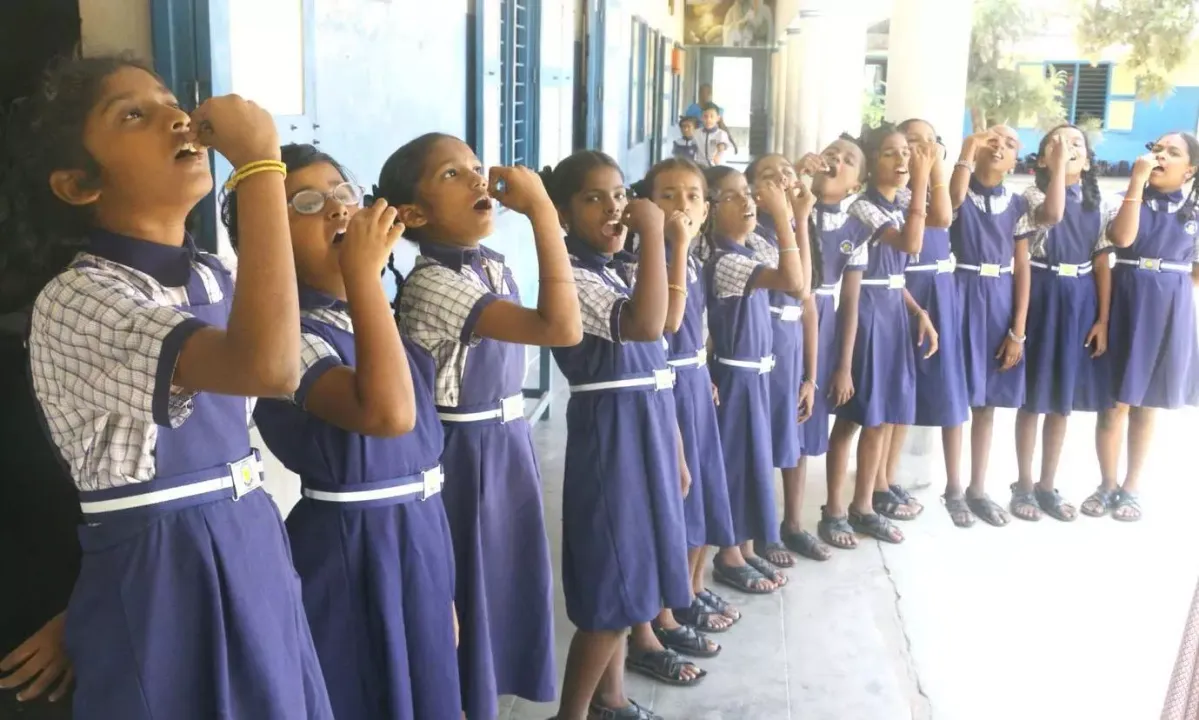 Deworming, credit: Daily Thanthi