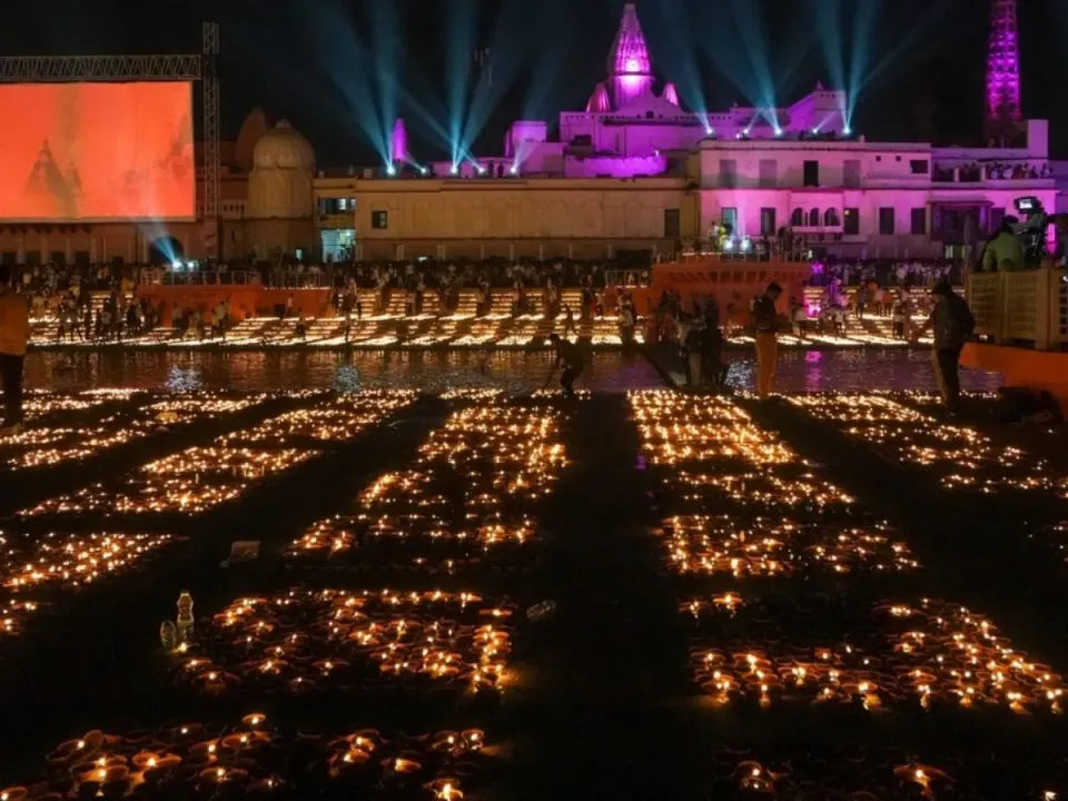 Diyas made by Barabanki Women