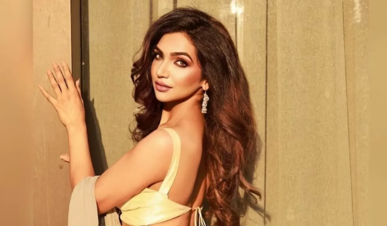 Krti Mehra Instagram