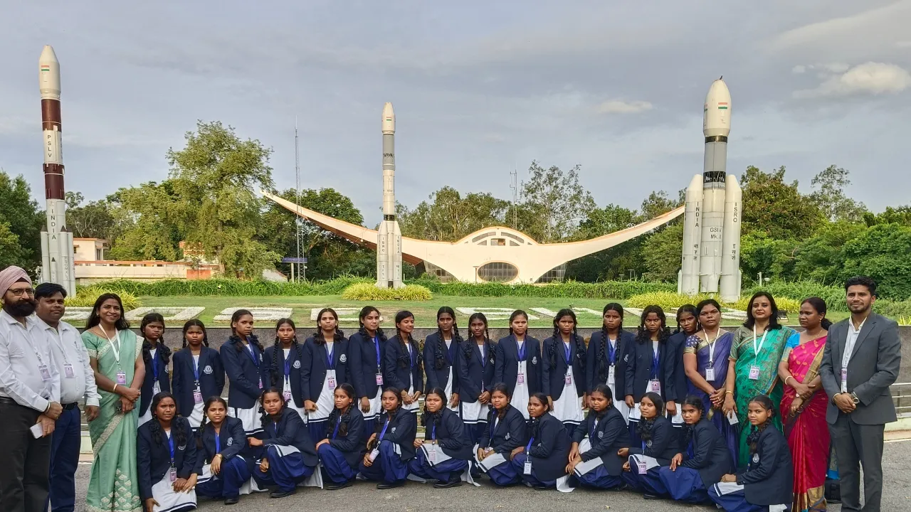 Jharkhand Girls ISRO Visit TRI