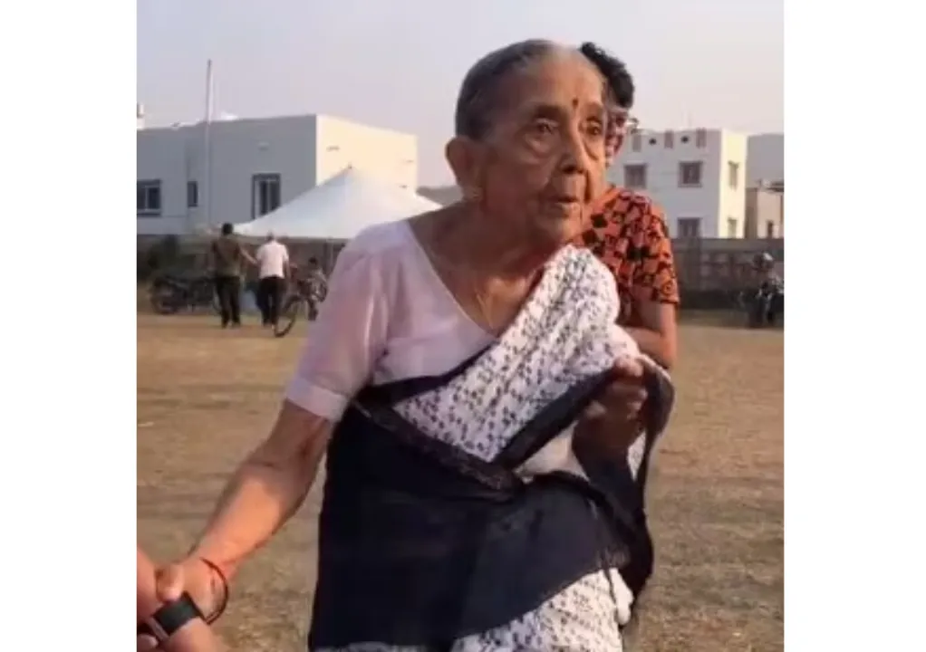 Anand Mahindra 97 year old woman paramotoring