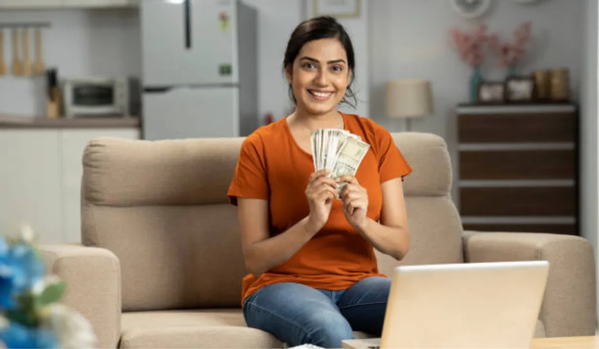 Women money, iStock Deepak Sethi 