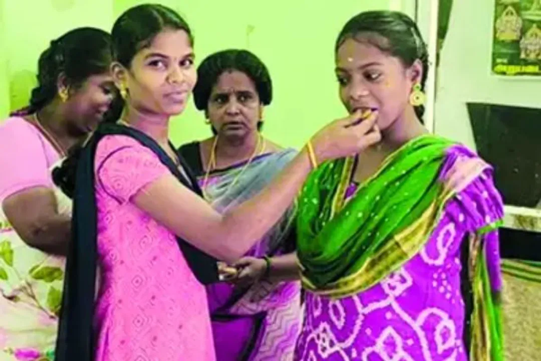 Girl Born Without Hands
