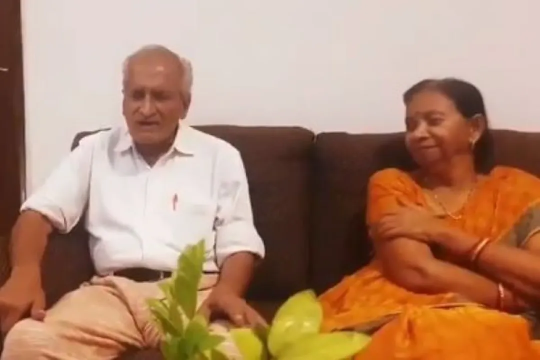 Man sings ghazal
