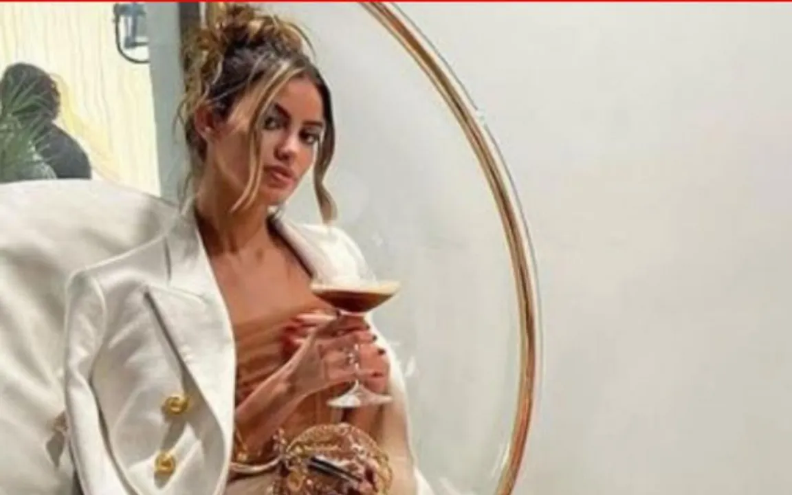 professional stay at home daughter