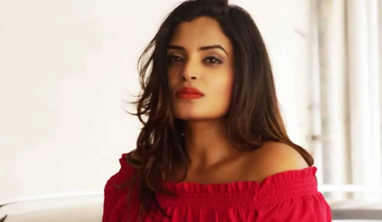 YouTuber Sarayu Roy