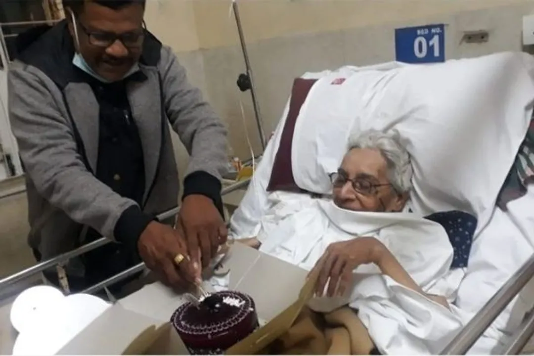 Mumbai Cop Viral Photo