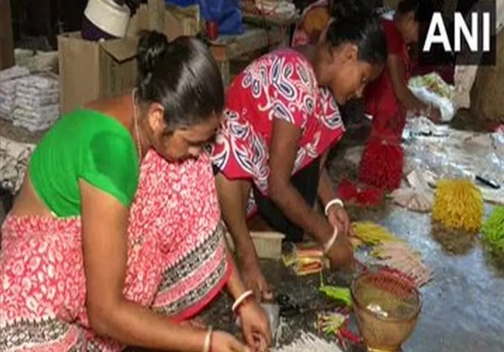 women agartala make candles