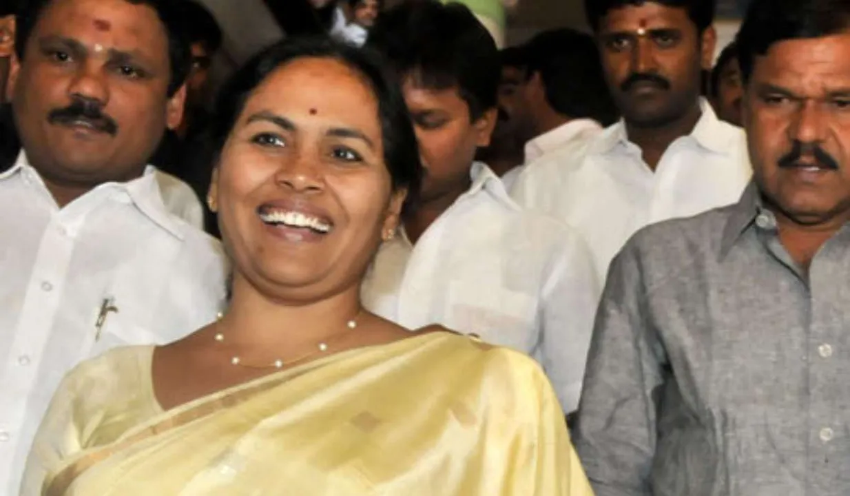 Asaduddin Owaisi ,Who Is Shobha Karandlaje