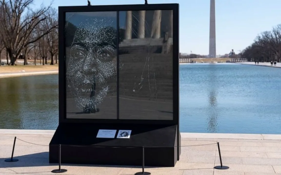 kamala harris glass portrait