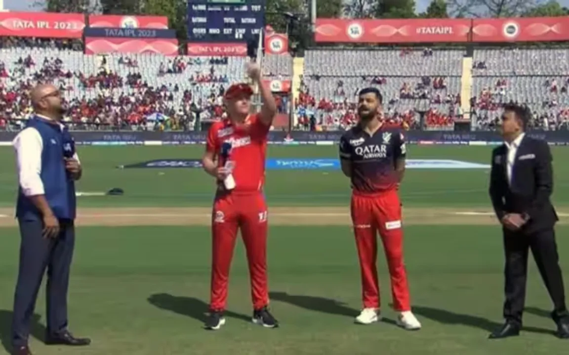 फाफ डु प्लेसिस के प्लेइंग XI में होने के बावजूद विराट कोहली क्यों कर रहे RCB की कप्तानी?, जानें