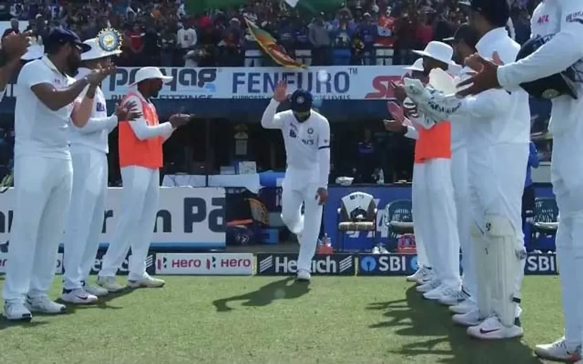 Virat Kohli guard of honour. (Photo source: Twitter)