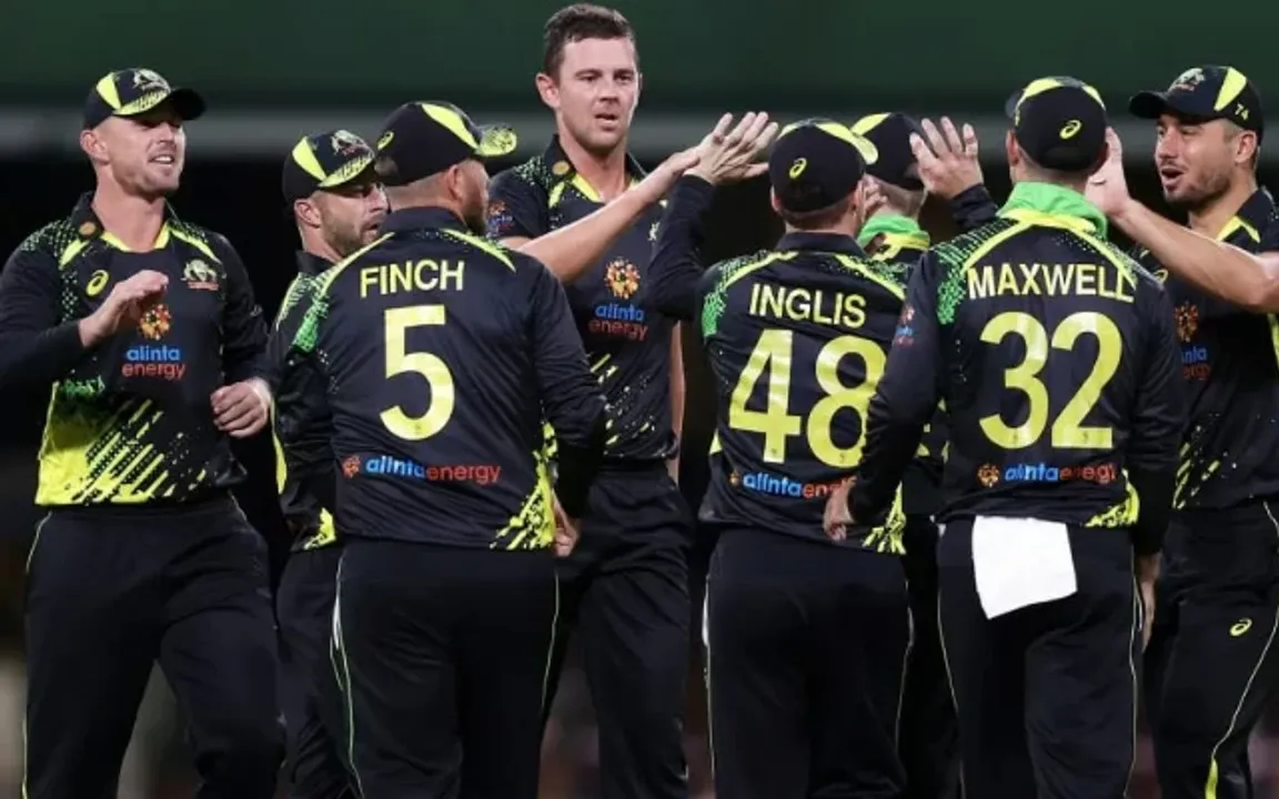 Australian Team celebrate a fall of wicket. ( Photo source: Twitter)