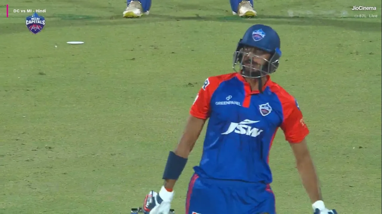 अक्षर पटेल AXAR PATEL