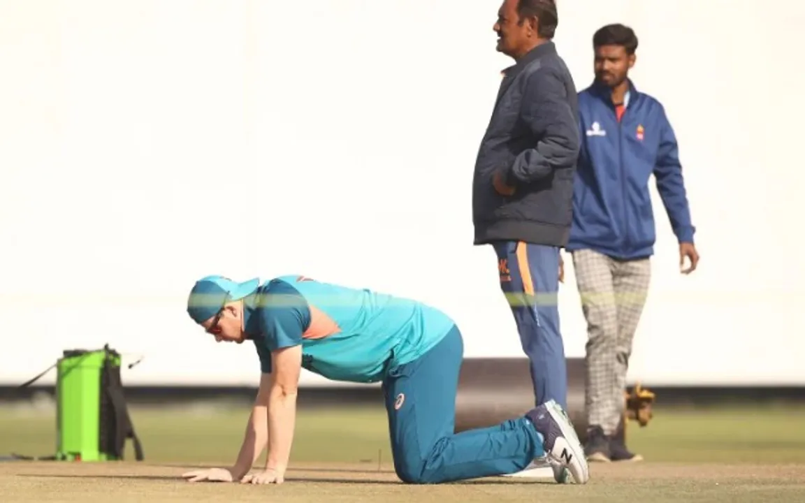 'इतना घुस के देखने से कुछ नहीं होना है', दिल्ली पिच का मुआयना करने पहुंचे स्टीव स्मिथ तो फैन्स ने किया ट्रोल