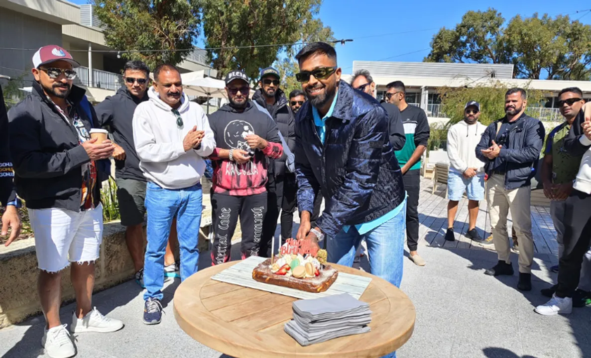 'हैप्पी बर्थडे, चैंप!' हार्दिक पांड्या के जन्मदिन पर सोशल मीडिया पर आई बधाई संदेशों की बाढ़