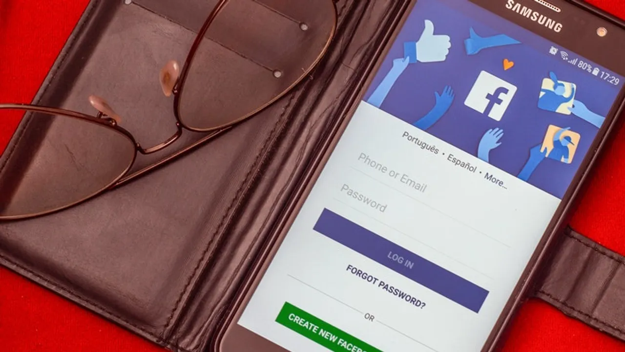 Facebook updates its Facebook stories with Slideshow option