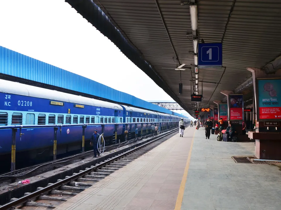 railway complaints on facebook-twitter